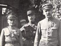 Marszałek J.Piłsudski, gen. P. Henrys, gen. L.Skierski, sierpień 1920r.
