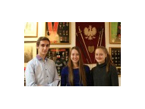 Młodzi wolontariusze - przyszłośc Instytutu: Marek, Natalia i Olivia